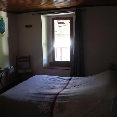 Maison De Charme Calme Entouree De Montagne * Ussat